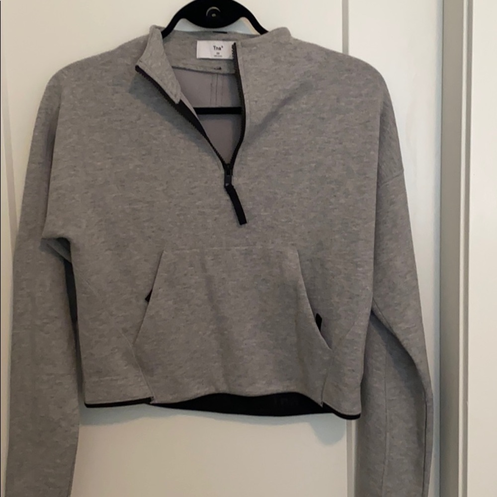 Aritzia tna zip up